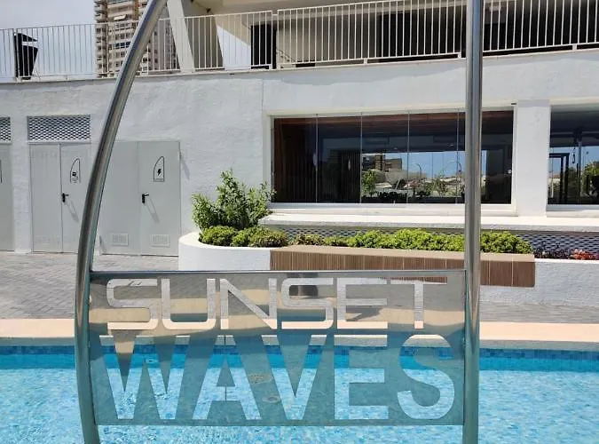 Sunset Waves Sunny Aparts * بينايدورم